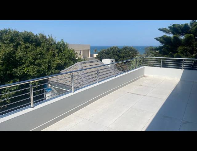 4 BEDROOM HOUSE FOR SALE IN COMPENSATION BEACH